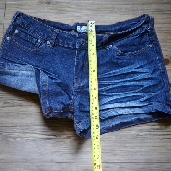 Bluecrush Denim Jean Shorts - Picture 4 of 5